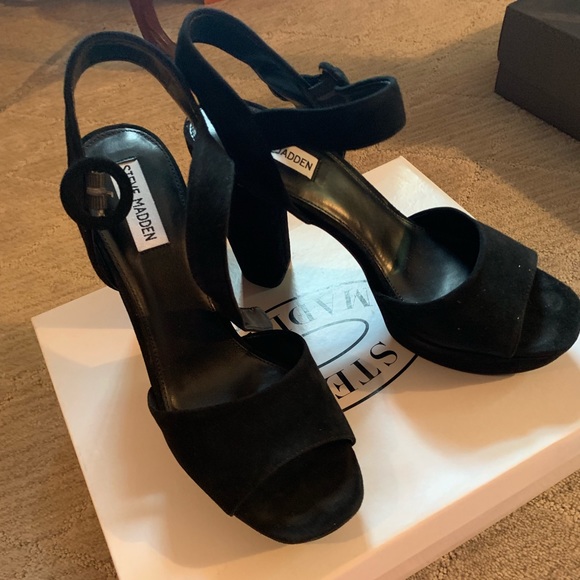 Steve Madden Shoes - Steve Madden black suede heels